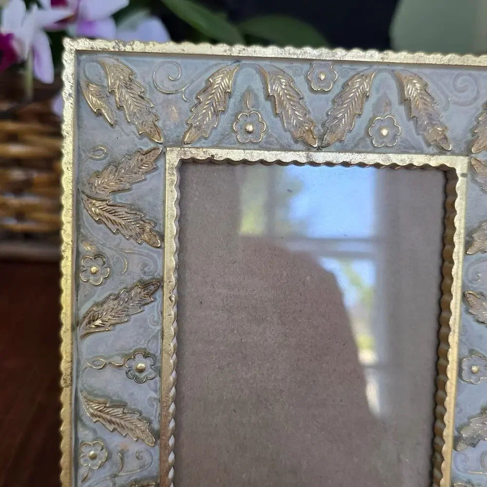 Vintage Maldon Picture Frame Gold Leaves Daisy Scalloped Edge Regency Cottage